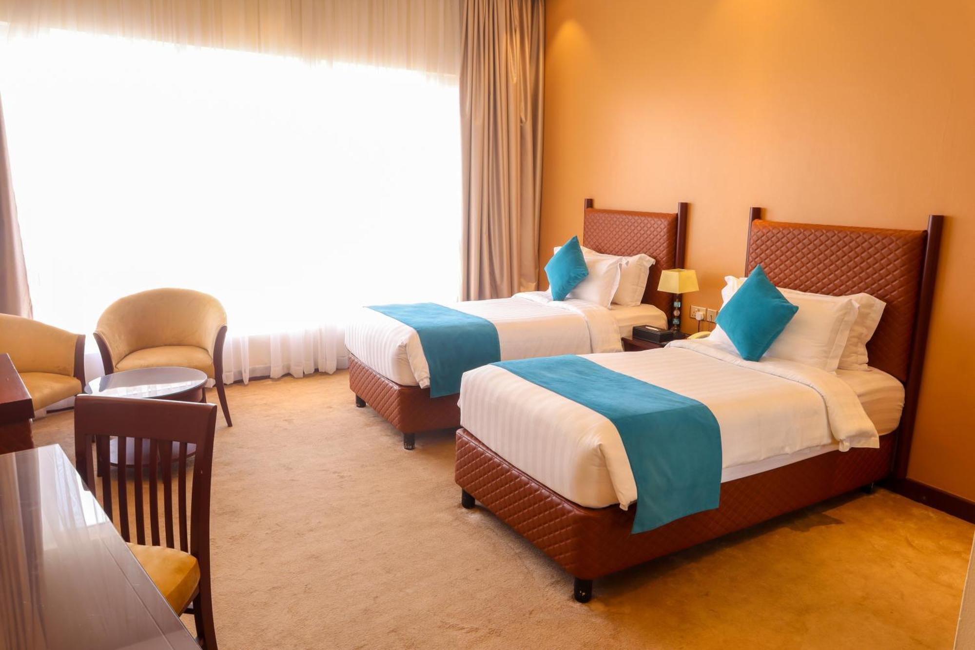 فندق هابي دايز 4*